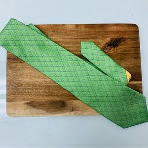 Salvatore Ferragamo Golf Pattern 100% Silk Tie